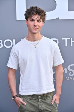 Hollywood, CA USA - 19 Ağustos 2025: Christian Weissman The Bold and The Beautiful New Studio Celebration 'a katıldı