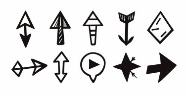 El çizimi ok koleksiyonu, yaratıcılığı ve basitliği gösteren düz beyaz bir arkaplan karşısında sunuluyor.