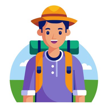 Açık bir alanda, kafasında şapkası ve sırt çantası olan bir adam görebilirsiniz. Gülümsüyor ve mutlu görünüyor.