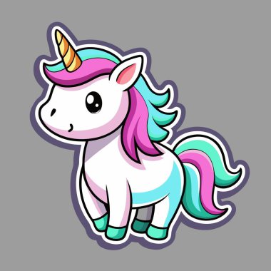 Pembe ve mavi yeleli ve kuyruklu hoş bir tek boynuzlu at büyüleyici bir şekilde gri bir yüzeye oturur.