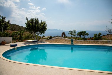 Otelde yüzme havuzu