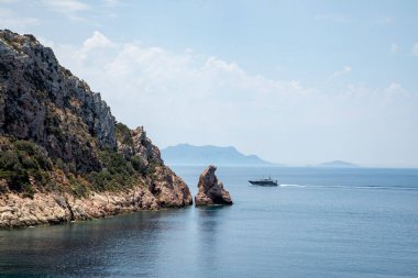 Deniz kıyısının güzel manzarası