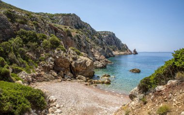 Deniz kıyısının güzel manzarası