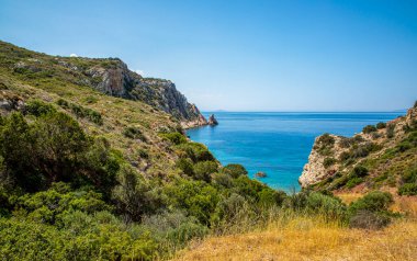 Deniz kıyısının güzel manzarası