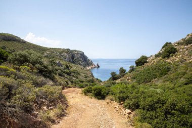 Deniz kıyısının güzel manzarası