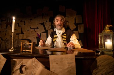 03.29.2024 ISTANBUL TURKEY - İstanbul 'da bir tiyatro sahnesi var ve oyuncular 