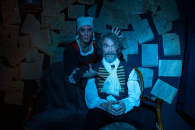 03.29.2024 ISTANBUL TURKEY - İstanbul 'da bir tiyatro sahnesi var ve oyuncular 