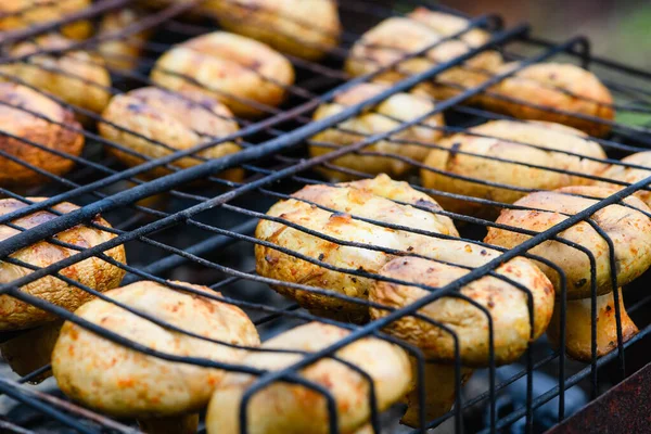 Close Mushrooms Grilled Barbecue Grill Gridiron — Stock Photo, Image
