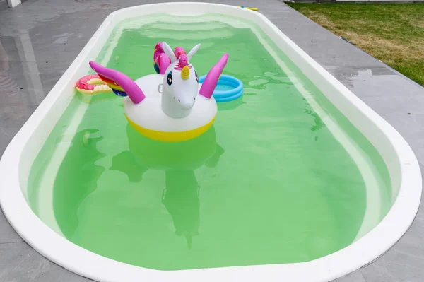 Inflatable Unicorn Floats Water Surface Pool — Stock Photo, Image