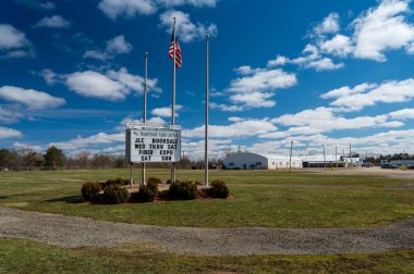 Ann Arbor, MI - 23 Nisan 2023: Wastenaw Fuar alanı kitap satışı ve fiber festivali duyurusu. Yüksek kalite fotoğraf
