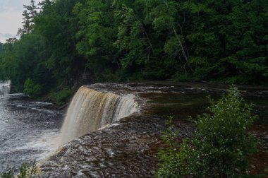 Muhteşem Yukarı Tahquamenon Michigan Yarımadası 'na düştü. Yüksek kalite fotoğraf
