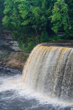 Muhteşem Yukarı Tahquamenon Michigan Yarımadası 'na düştü. Yüksek kalite fotoğraf