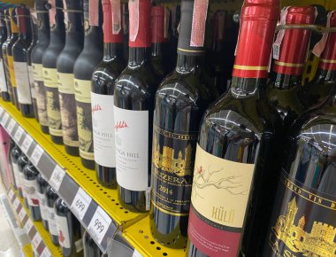 alcoholic beverages There are many kinds on the liquor shelf. Photo shoot 8 December 2022 Thailand