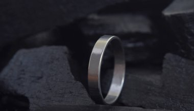 Mücevher ve Mücevher Güzel bir alyanstır