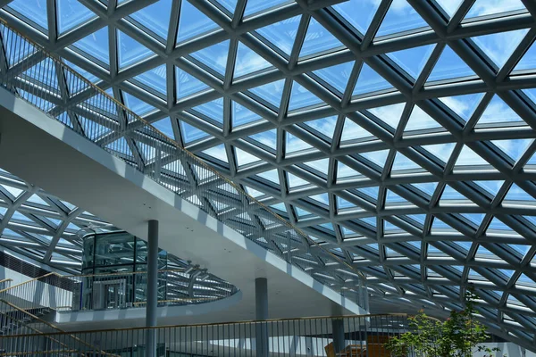 Das Dach Ist Eine Transparente Glasdachkonstruktion — Stockfoto