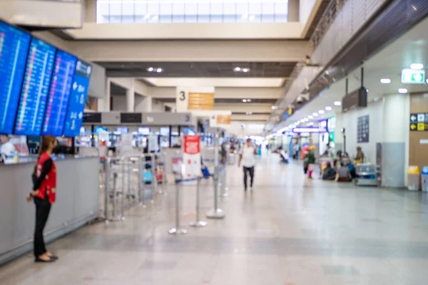 Hava alanları terminal bulanık fotoğraf. Havayolu yolcu bir uluslararası havaalanında.