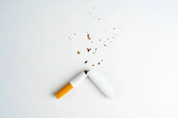 Primer Plano Los Cigarrillos Fondo Mundo Fumar Día —  Fotos de Stock