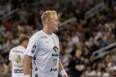 ZAGREB, CROATIA - 14 Eylül 2023: Makina Avcıları Şampiyonlar Ligi, HC Zagreb - THW Kiel. THW Kiel oyuncusu Wiencek Patrick oyun sahasında