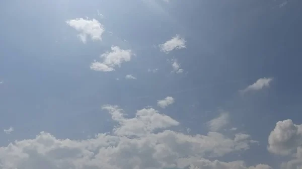 Панорама Блакитне Небо Білі Хмари Пухнаста Хмара Фоні Блакитного Неба — стокове фото