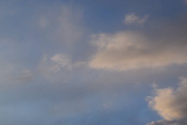 Gökyüzündeki bulutlar