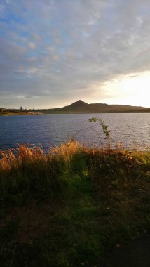 Çoğu gün batımı ve sis gölü