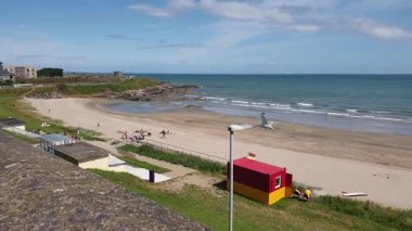 Skerries Mills İrlanda İrlanda Deniz Kıyısı 'nda Martıların Sakinleştiği bir hava müzesi açtı. İrlanda Denizi.
