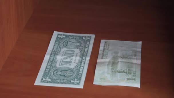 Adamın Eli Dolabı Açar Hangi Banknotu Alacağını Seçer Amerikan Doları — Stok video