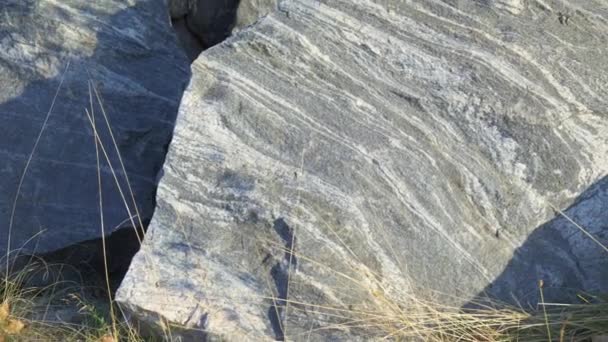 Grandes Pedras Granito Texturizado Deitado Deserto — Vídeo de Stock