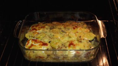 Bardakta fırında pişirme tabağı..