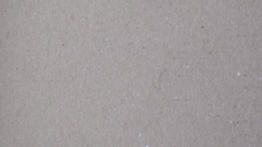 Farklı yönlere dağılan bir sürü bulmaca.