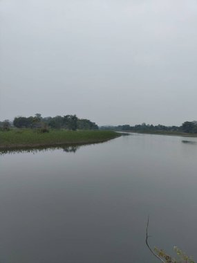 Hindistan 'ın Batı Bengal eyaletinde yer alan ve zengin kültürel mirası ve bereketli yeşilliğiyle tanınan Jhargram' dan bir sahne Chota Nagpur Platosu 'nun pitoresk manzarasının tam ortasına kurulmuştur..