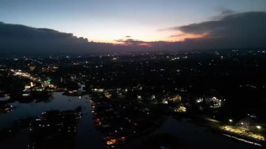 Dal Gölü Kasmir 'in akşam manzarası çok güzel.