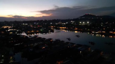 Dal Gölü Kasmir 'in akşam manzarası çok güzel.