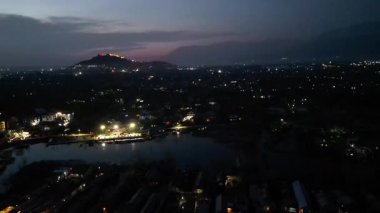 Dal Gölü Kasmir 'in akşam manzarası çok güzel.