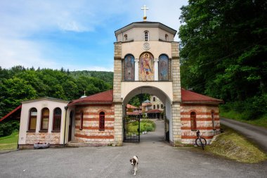 Sopot, Sırbistan - 11 Haziran 2023: Kosmaj Dağı 'ndaki Tresije Manastırı, Sırbistan.