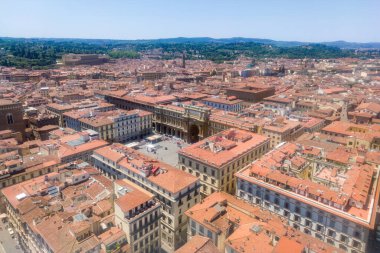 Floransa, İtalya - 28 Haziran 2023: Ortaçağ 'ın ünlü kenti Floransa, İtalya' nın panoramik çatı manzarası 