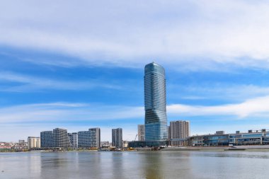 Belgrad, Sırbistan - 29 Mart 2023: Sava Nehri 'ndeki Belgrad Rıhtım Binaları.