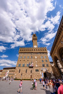 Floransa, İtalya - 28 Haziran 2023: Floransa, İtalya Piazza della Signoria 'dan Palazzo Vechio ile