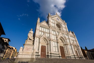 Floransa, İtalya - 28 Haziran 2023: Floransa Santa Croce Bazilikası