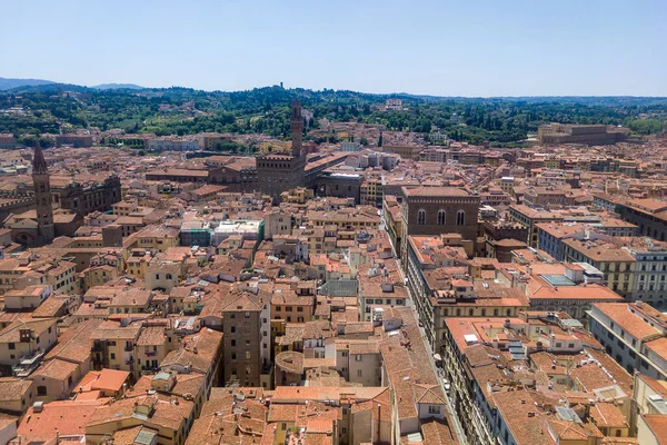 Floransa, İtalya - 28 Haziran 2023: Ortaçağ 'ın ünlü kenti Floransa, İtalya' nın panoramik çatı manzarası 