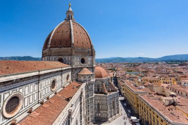 Floransa, İtalya - 28 Haziran 2023: Şehir manzarası ve Floransa Katedrali Kubbesi.
