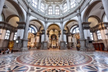 Venedik, İtalya - 30 Haziran 2023: Santa Maria della Salute, Venedik, İtalya.