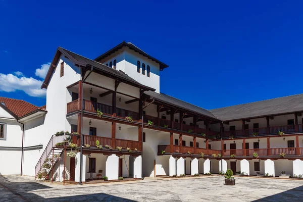 Visegrad, Cumhuriyet, Bosna-Hersek - 13 Ağustos 2023: Visegrad 'daki Andricgrad mimari binaları