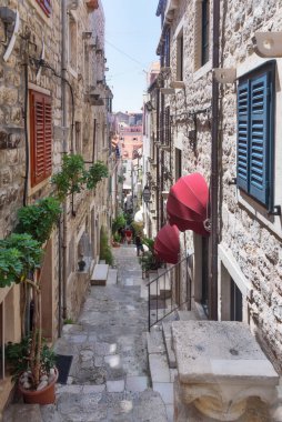 Dubrovnik, Hırvatistan - 03 Ağustos 2023: Ünlü seyahat beldesi Dubrovnik, Dalmaçya, Hırvatistan ve Avrupa 'ya bakın. Eski Dubrovnik kasabası