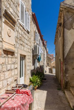 Sudjuradj, Hırvatistan - 09 Ağustos 2023: Dubrovnik, Adriyatik denizi yakınlarındaki Sipan Adası, Sudjuradj köyü, Hırvatistan