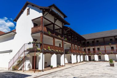 Visegrad, Cumhuriyet, Bosna-Hersek - 13 Ağustos 2023: Visegrad 'daki Andricgrad mimari binaları