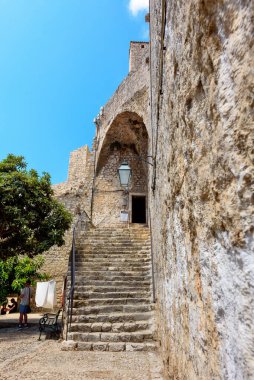 Dubrovnik, Hırvatistan - 03 Ağustos 2023: Ünlü seyahat beldesi Dubrovnik, Dalmaçya, Hırvatistan ve Avrupa 'ya bakın. Eski Dubrovnik kasabası