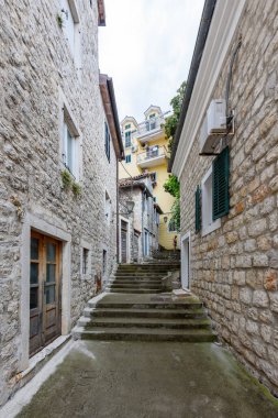 Herceg Novi, Karadağ - 06 Ağustos 2023: Karadağ 'ın Herceg Novi kentindeki eski kent.