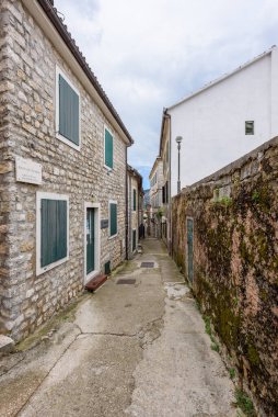 Herceg Novi, Karadağ - 06 Ağustos 2023: Karadağ 'ın Herceg Novi kentindeki eski kent.