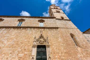 Dubrovnik, Hırvatistan - 03 Ağustos 2023: Ünlü seyahat beldesi Dubrovnik, Dalmaçya, Hırvatistan ve Avrupa 'ya bakın. Eski Dubrovnik kasabası